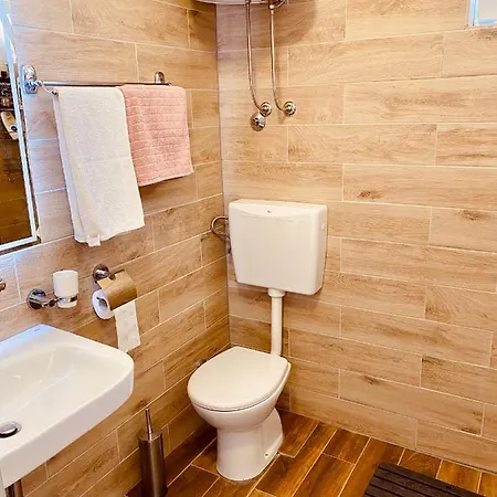 Elena Apartament Donji Okrug (Ciovo)