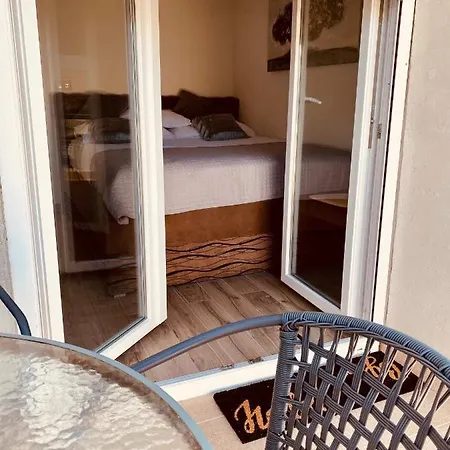 Elena Apartman *