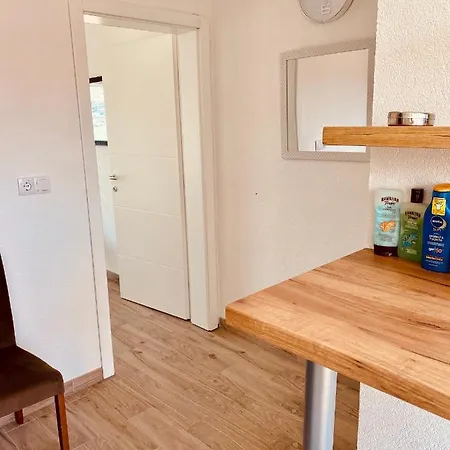 Elena Apartman *